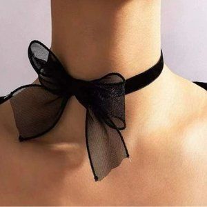 Host Pick??Bow choker necklace. New.